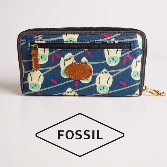 Authentic Fossil Blue Owl Print Zip Around Wallet Pink Interior Key Ring Accent - Picture 1 of 11